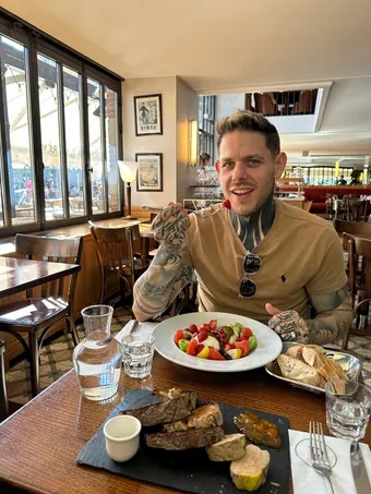 Manu Palop con 80 kg, disfrutando de una comida equilibrada